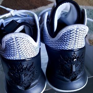 LeBron James sneakers size 9